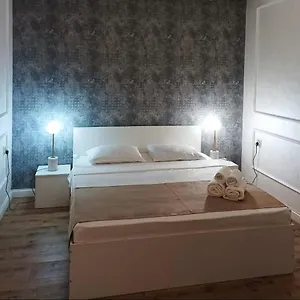 Riverside Boutique Отель